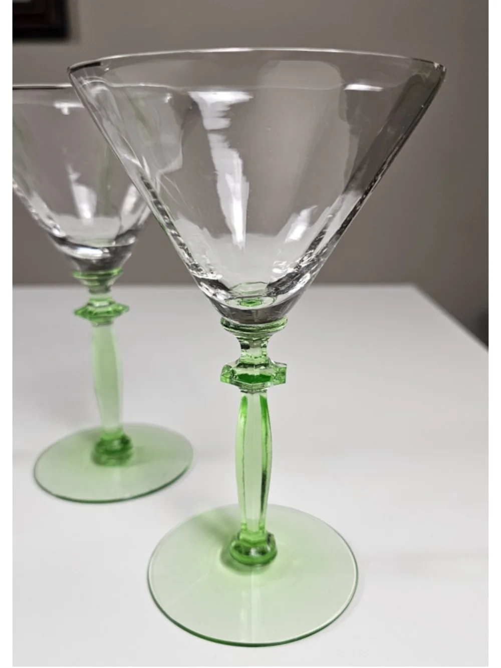 Elegant Green Uranium Stem Cocktail/Martini Glasses Set of 4 As-Is / Crafts